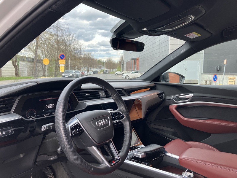 Audi e-tron vaihtoauto