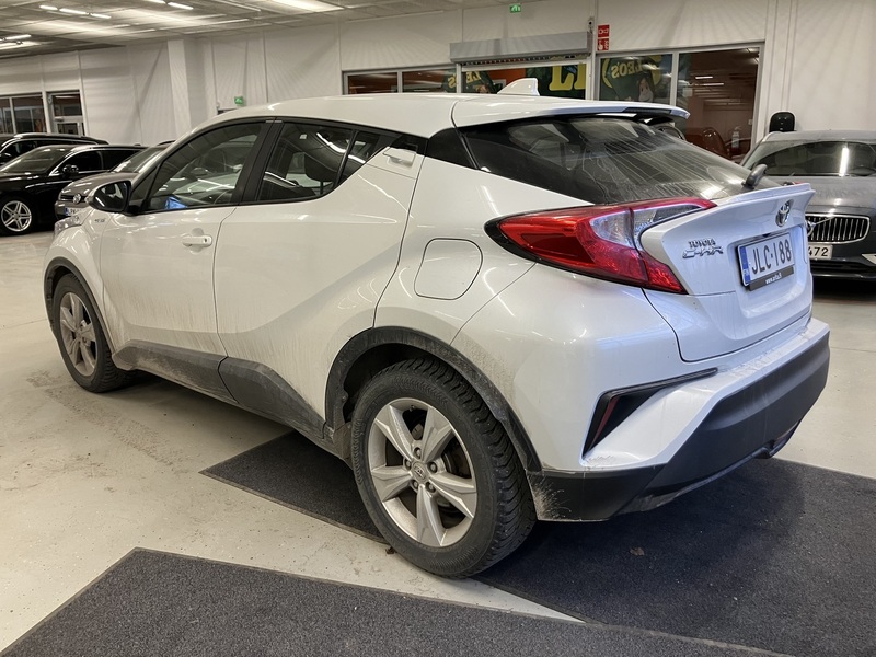 Toyota C-HR vaihtoauto