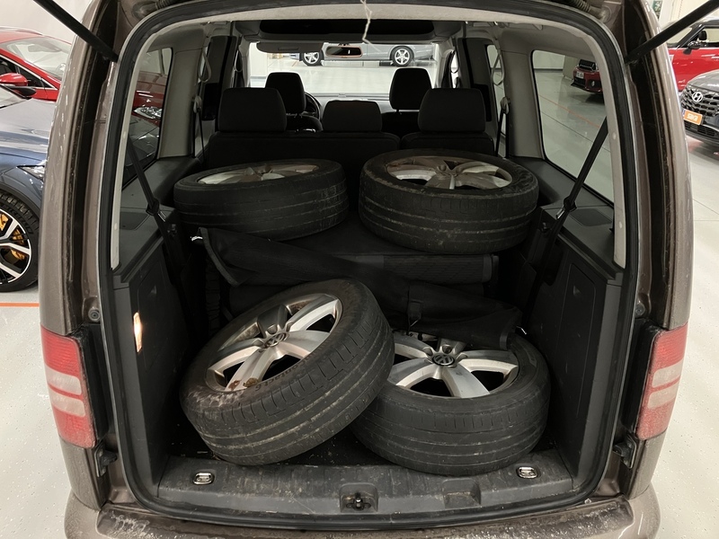 Volkswagen Caddy Maxi vaihtoauto