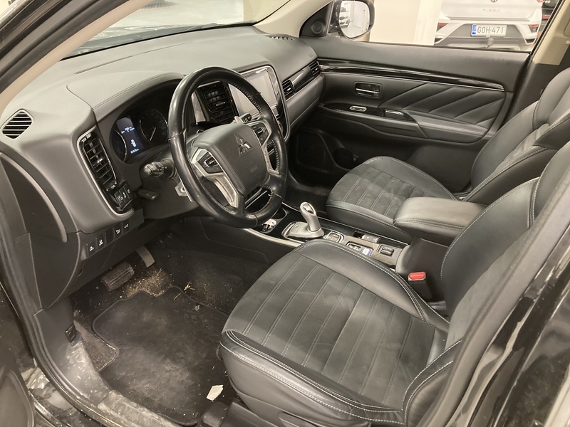 Mitsubishi Outlander PHEV vaihtoauto