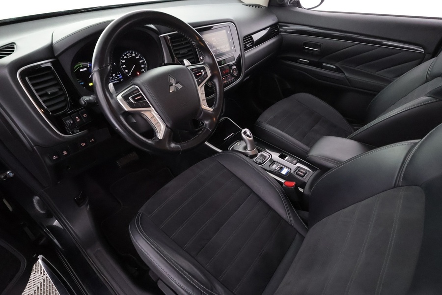 Mitsubishi Outlander PHEV vaihtoauto