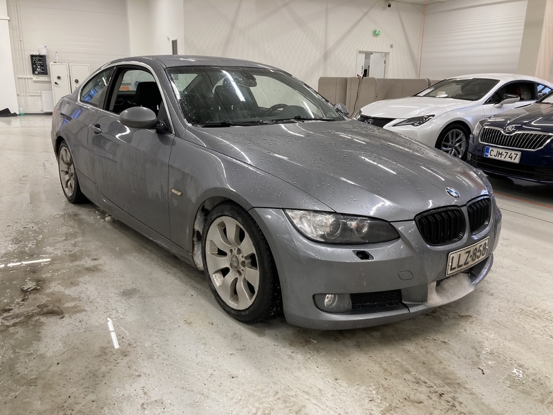 BMW 330 vaihtoauto