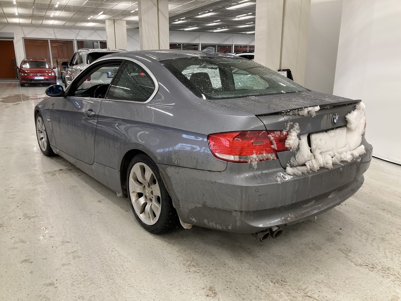 BMW 330 vaihtoauto