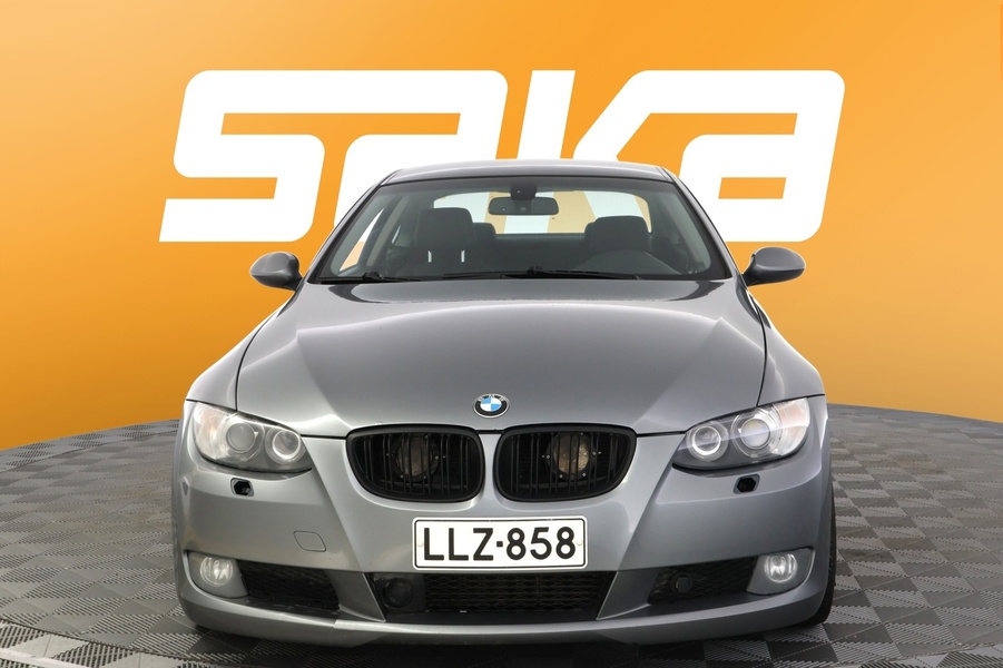 BMW 330 vaihtoauto