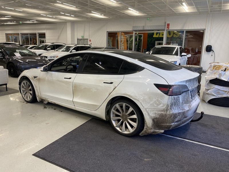 Tesla Model 3 vaihtoauto