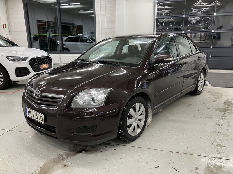 Toyota Avensis vaihtoauto