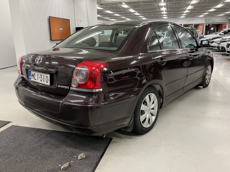 Toyota Avensis vaihtoauto