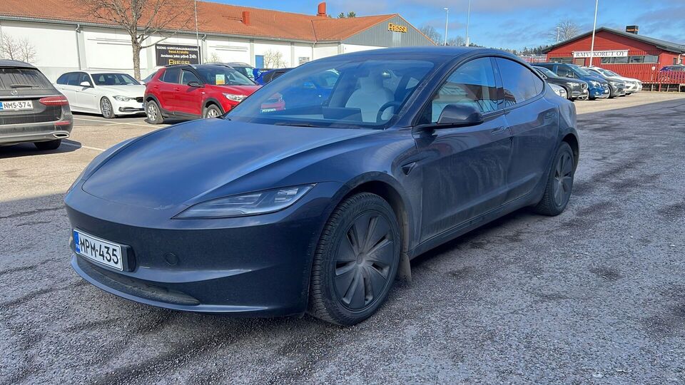 Tesla Model 3 vaihtoauto