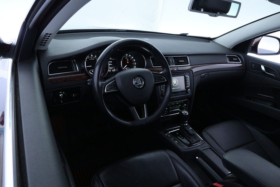 Skoda Superb vaihtoauto