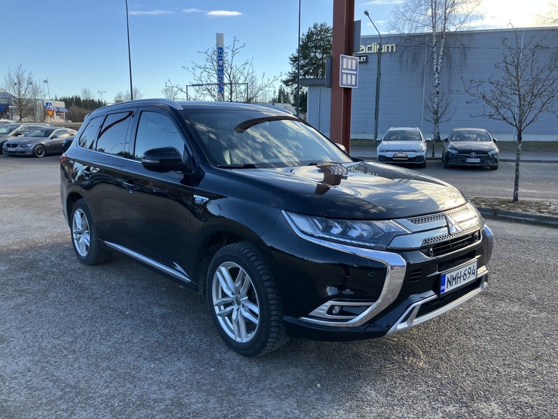 Mitsubishi Outlander PHEV vaihtoauto
