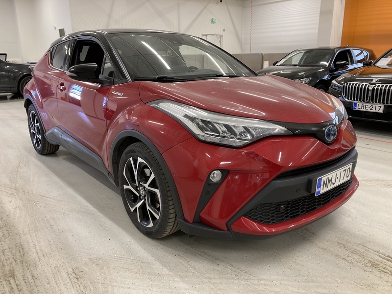 Toyota C-HR vaihtoauto