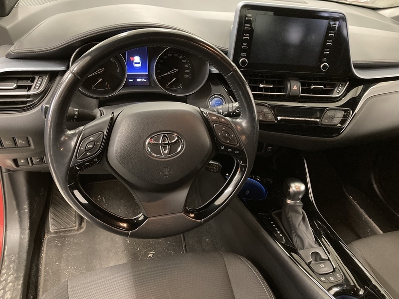 Toyota C-HR vaihtoauto