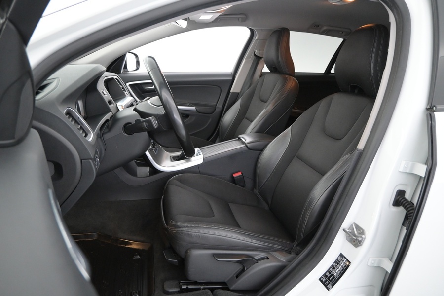 Volvo V60 Cross Country vaihtoauto