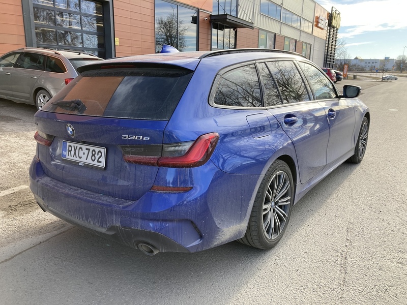 BMW 330 vaihtoauto