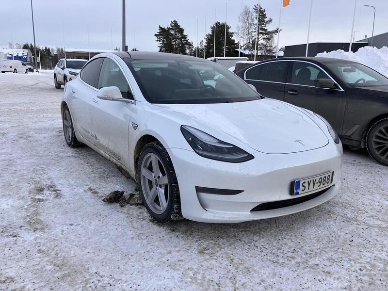 Tesla Model 3 vaihtoauto