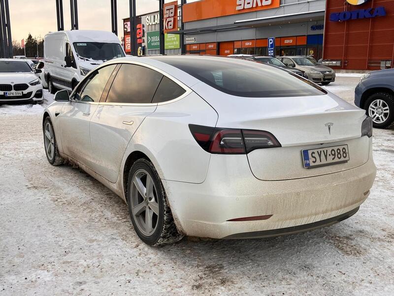 Tesla Model 3 vaihtoauto
