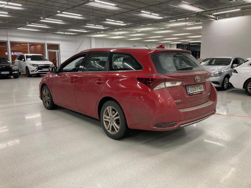 Toyota Auris vaihtoauto