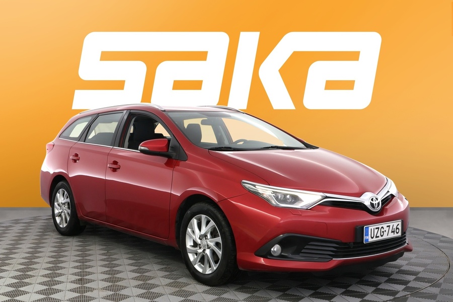 Toyota Auris vaihtoauto