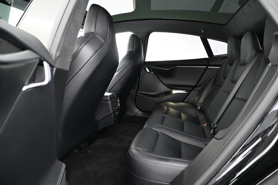 Tesla Model S vaihtoauto