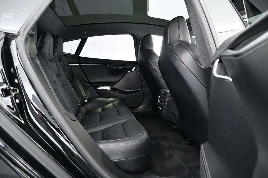 Tesla Model S vaihtoauto