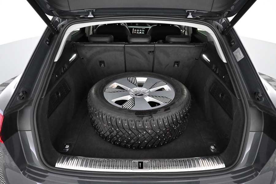 Audi Q8 e-tron vaihtoauto