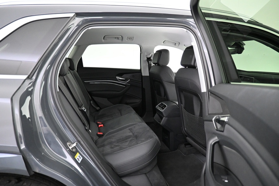 Audi Q8 e-tron vaihtoauto