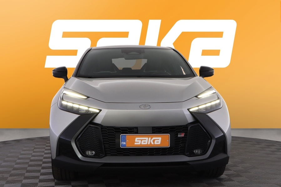 Toyota C-HR vaihtoauto