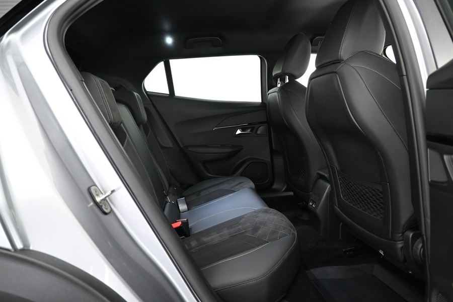 Peugeot e-2008 vaihtoauto