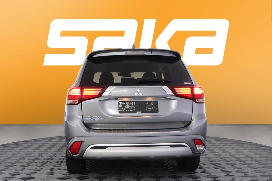 Mitsubishi Outlander PHEV vaihtoauto