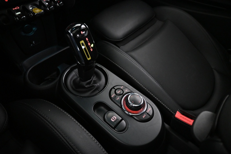 Mini Hatchback vaihtoauto
