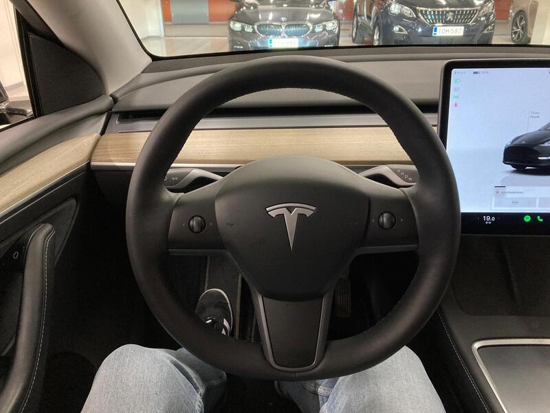 Tesla Model Y vaihtoauto