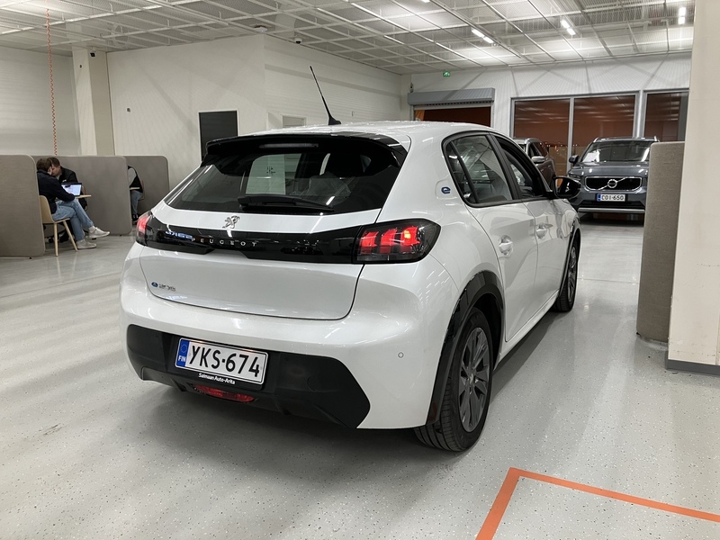 Peugeot e-208 vaihtoauto
