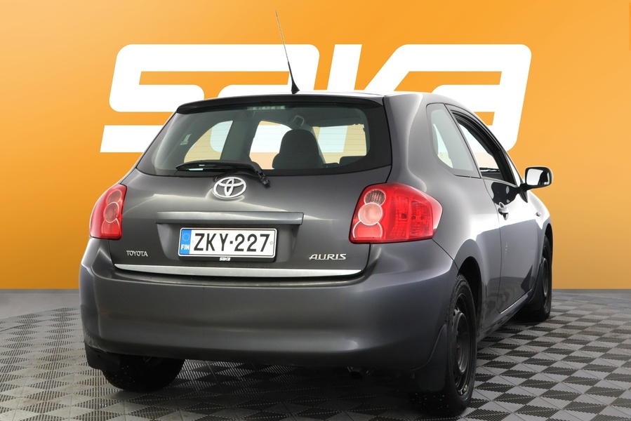 Toyota Auris vaihtoauto