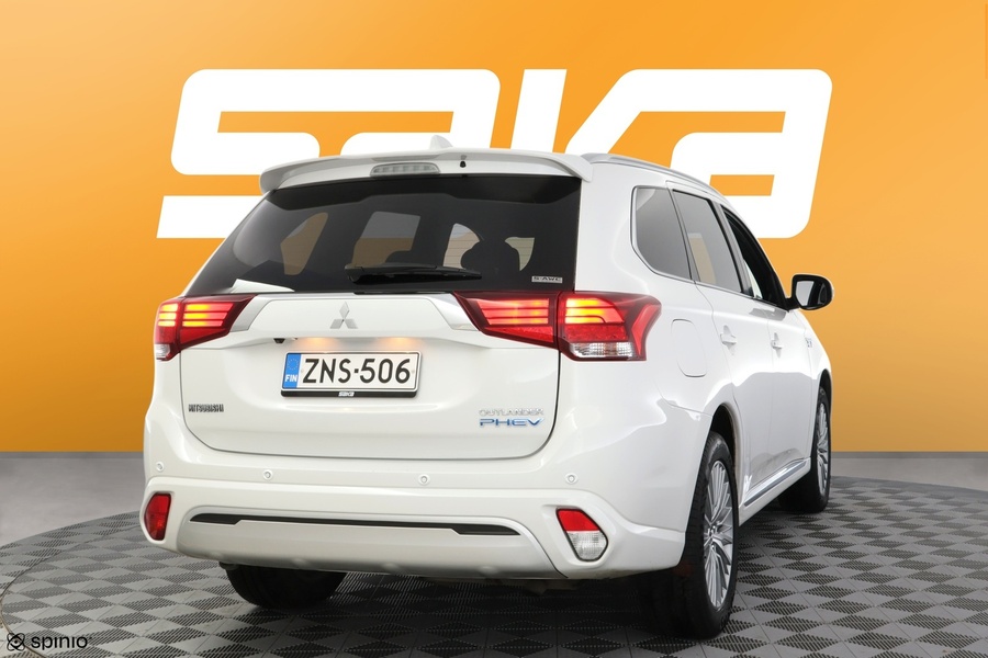 Mitsubishi Outlander PHEV vaihtoauto