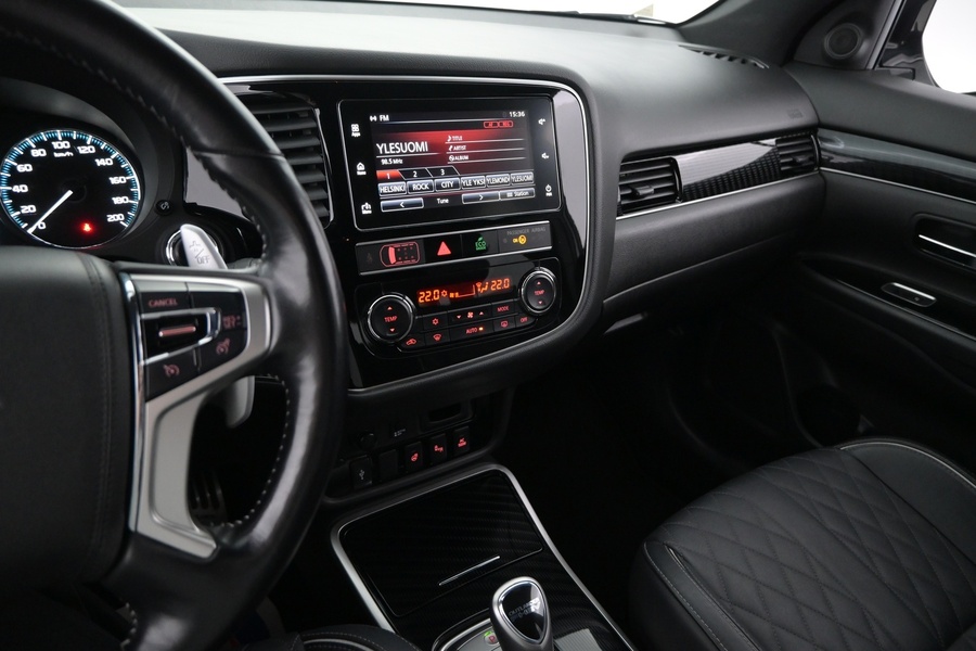 Mitsubishi Outlander PHEV vaihtoauto