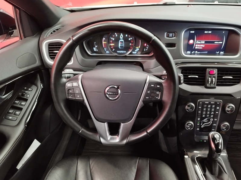 Volvo V40 Cross Country vaihtoauto