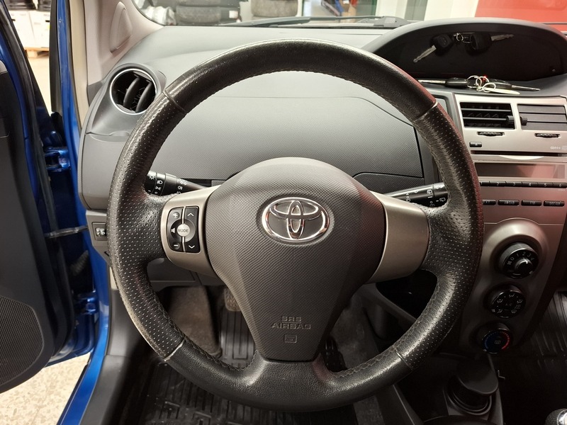 Toyota Yaris vaihtoauto