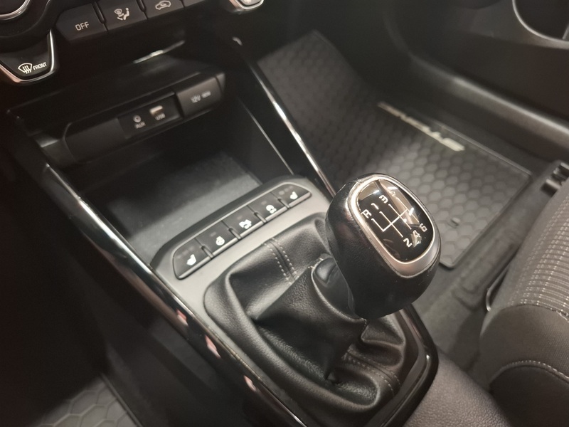 Kia Stonic vaihtoauto