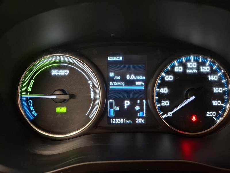 Mitsubishi Outlander PHEV vaihtoauto