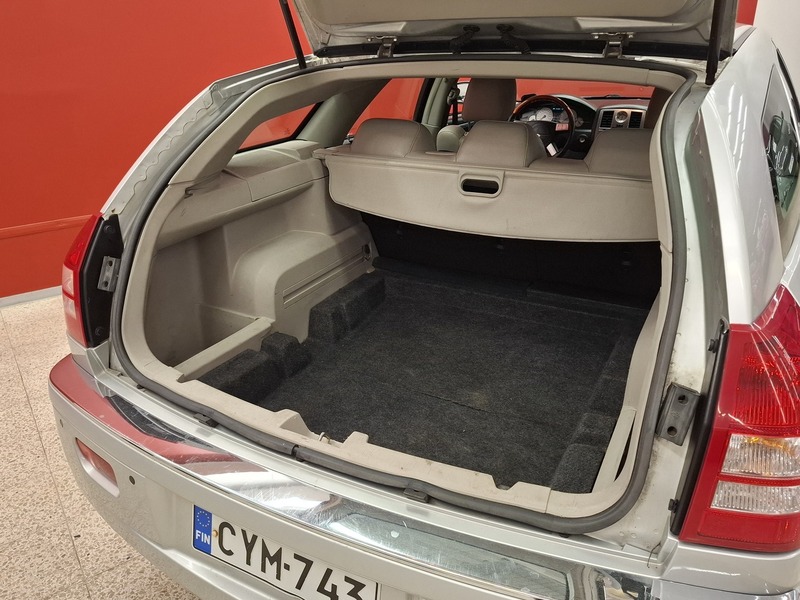 Chrysler 300C vaihtoauto