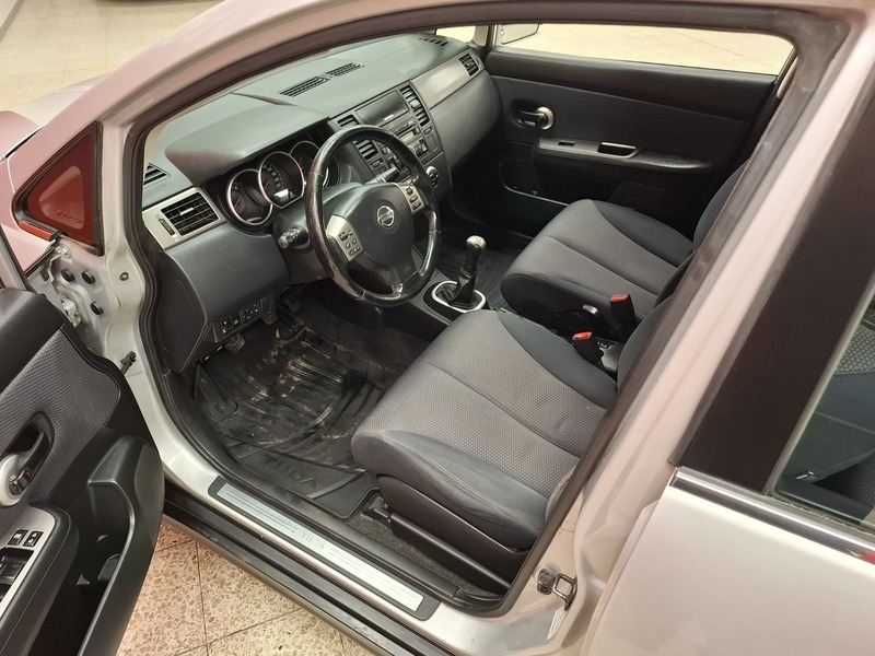 Nissan Tiida vaihtoauto