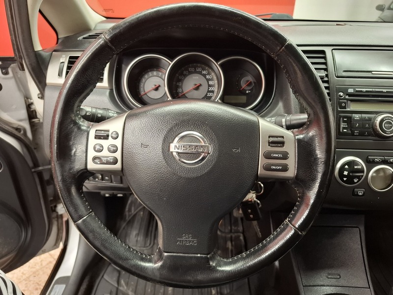 Nissan Tiida vaihtoauto