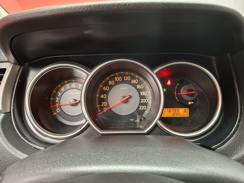 Nissan Tiida vaihtoauto