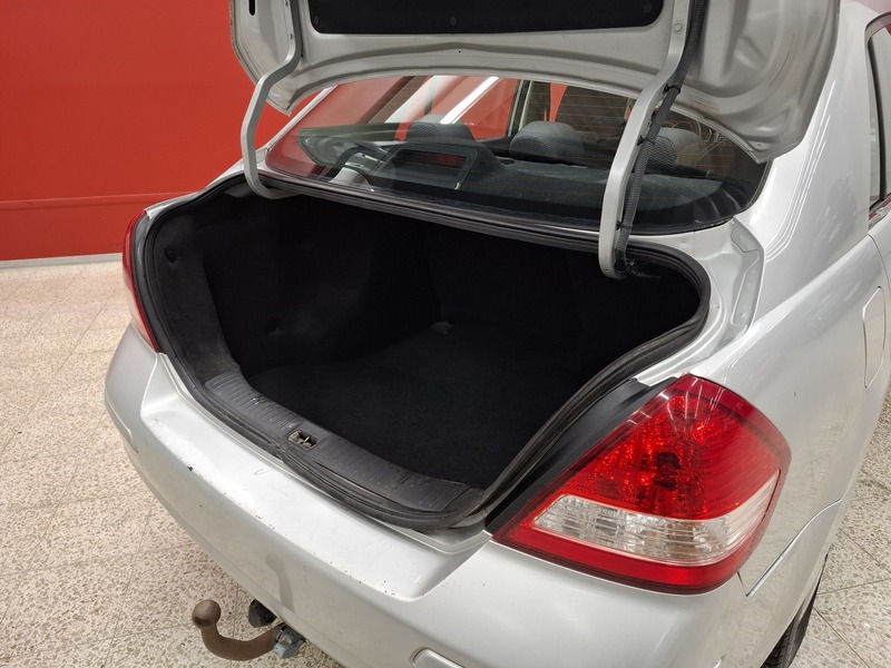 Nissan Tiida vaihtoauto