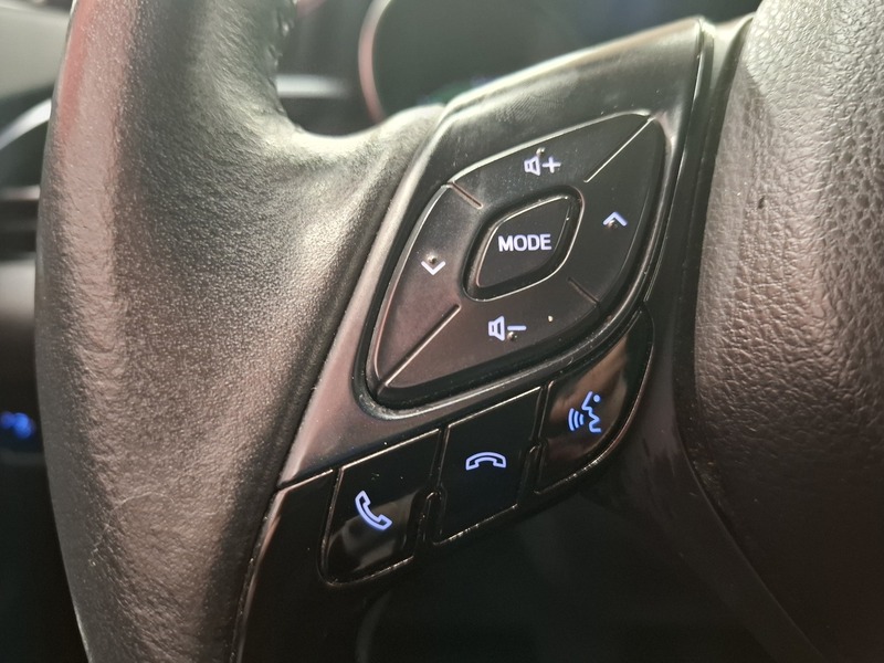 Toyota C-HR vaihtoauto