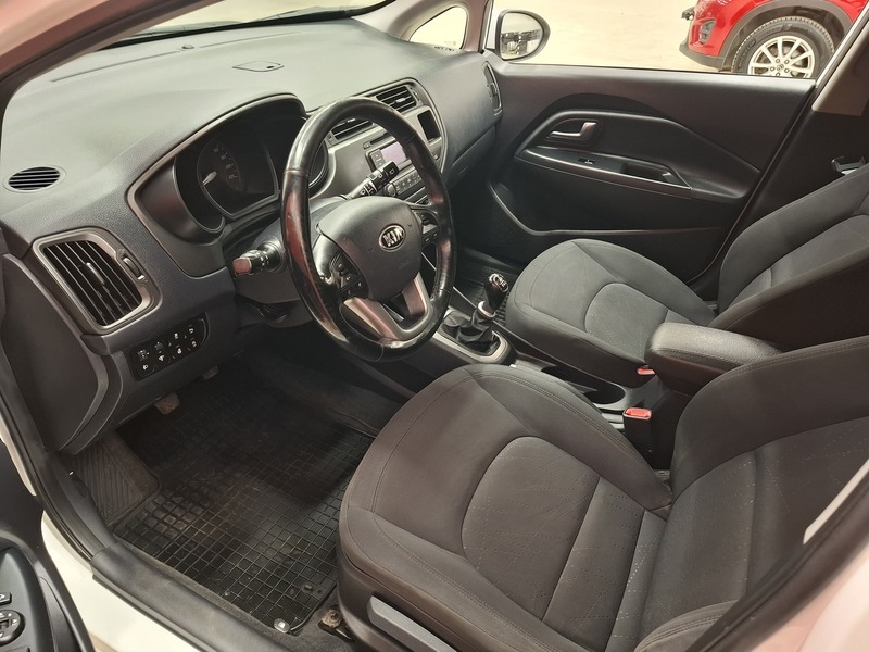 Kia Rio vaihtoauto