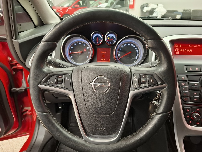 Opel Astra vaihtoauto