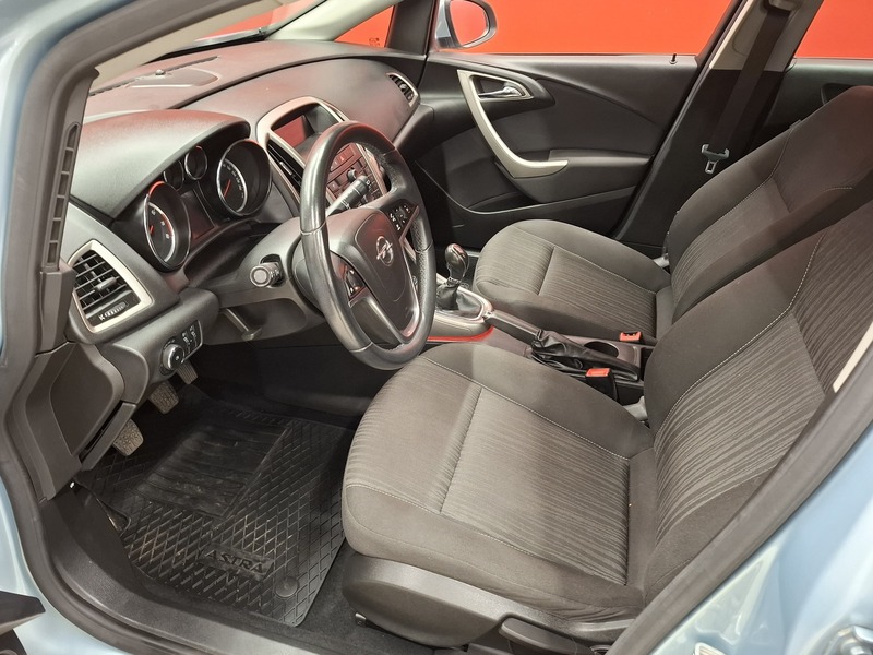 Opel Astra vaihtoauto