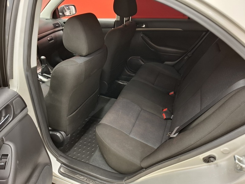 Toyota Avensis vaihtoauto