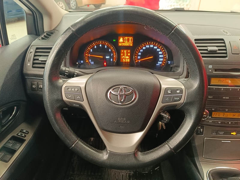 Toyota Avensis vaihtoauto